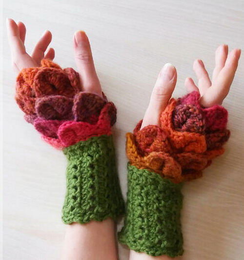 Flower Fingerless Mittens Crochet Pattern