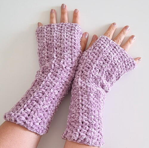 Fingerless Gloves - Easy Crochet Pattern