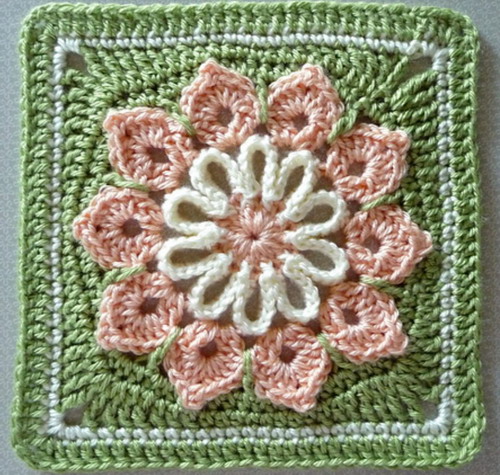 Simple 10-Petal Flower Square