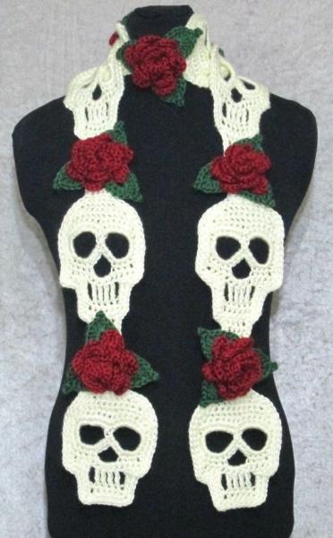 Crochet skull scarf pattern