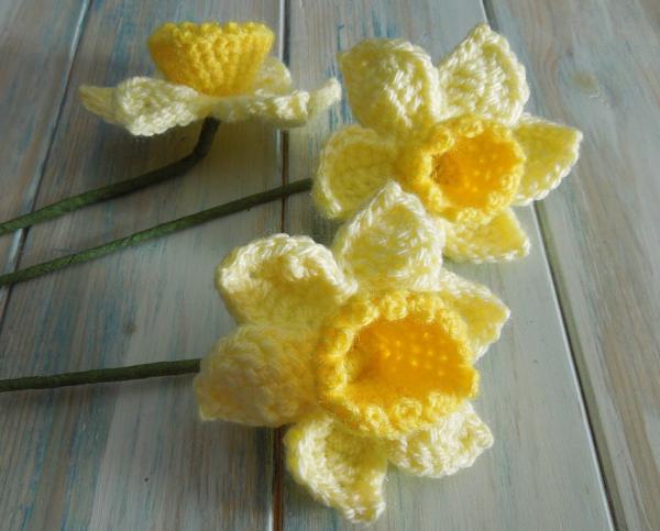 Crochet daffodil pattern