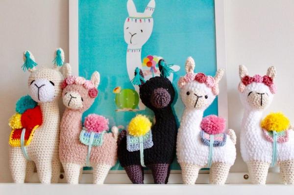 Free llama pattern