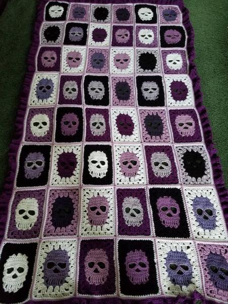 Free crochet skull blanket pattern
