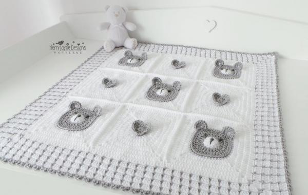 Crochet bear baby blanket