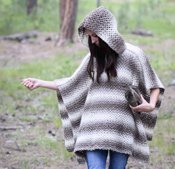 Hooded poncho crochet