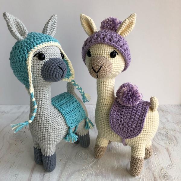 Free crochet llama pattern