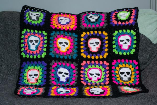 Skull crochet blanket pattern