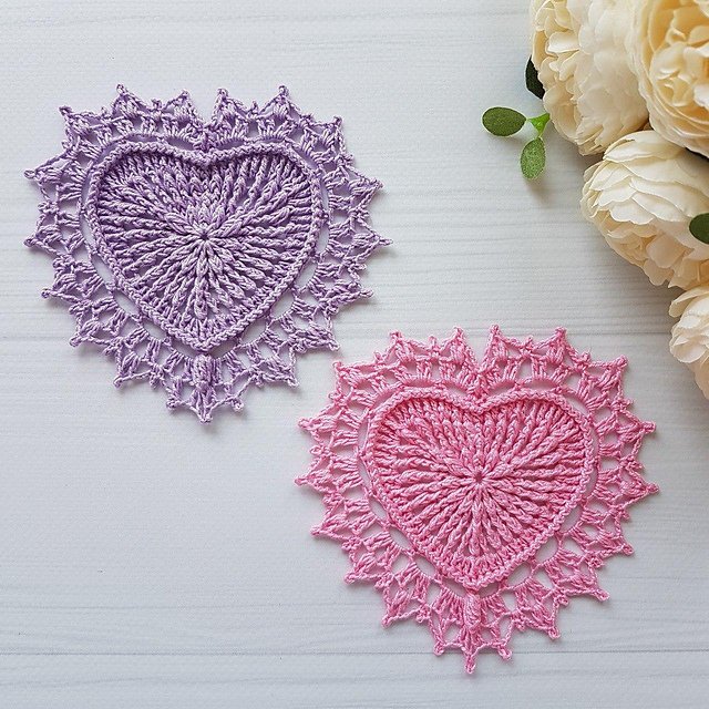Crochet heart doily pattern