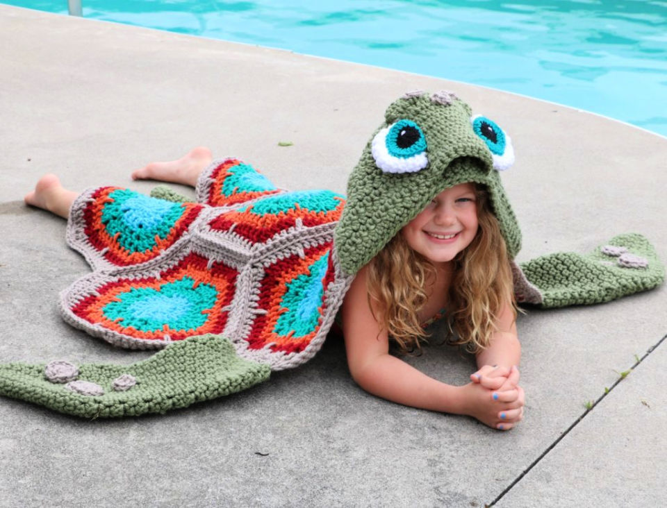 Crochet Hooded Sea Turtle Blanket