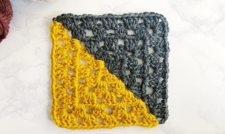 Two Colors Granny Square Pattern