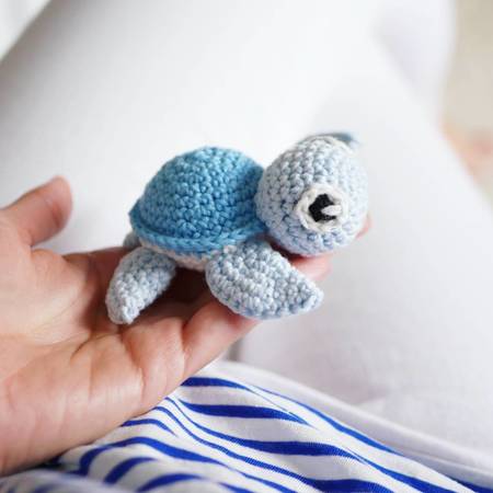 Crochet pattern little turtle