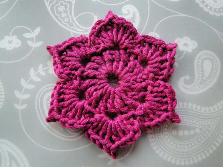 Crochet 6 Petal Picot Flower Pattern