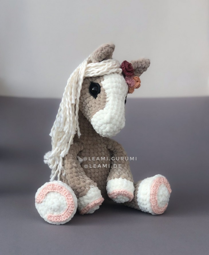 Wool Package Horse Sky