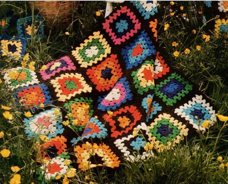 Classic Granny Square Afghan Crochet Pattern