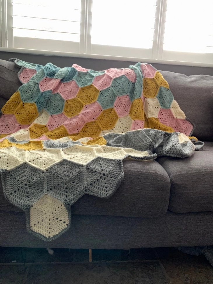 Hexilove Basic Solid Hexagon Blanket