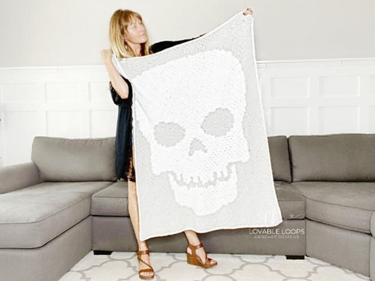 Skeleton Throw Blanket