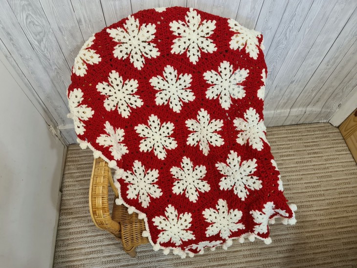 Christmas Snowflakes Afghan Free Crochet Pattern