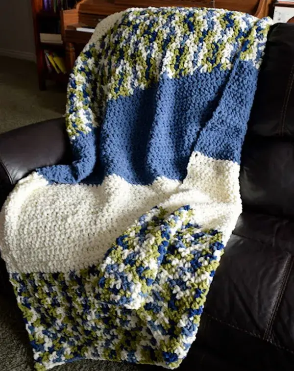 Easy Crochet Blanket Tutorial