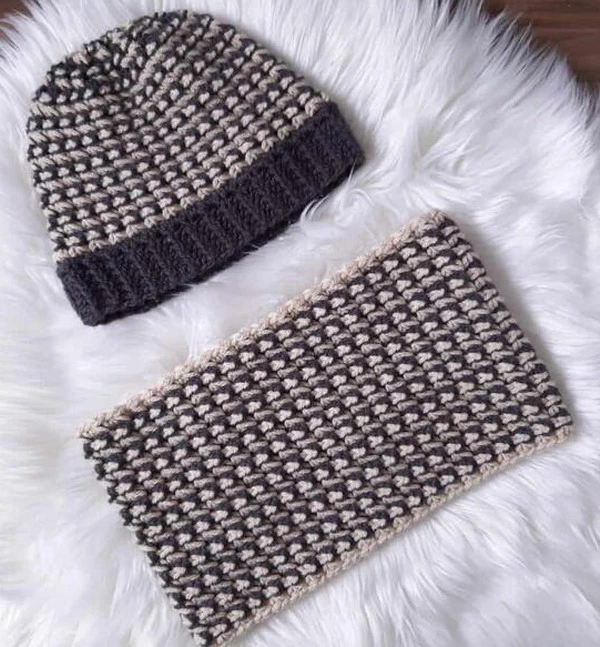 Trinity Stitch Striped Crochet Cowl – Free Pattern