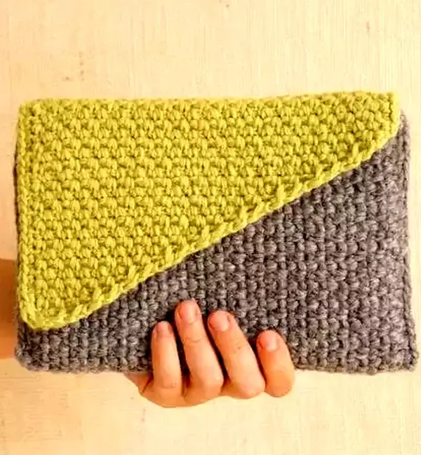 Crochet Clutch With Color Block Flap Pattern