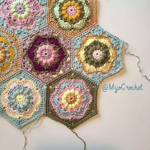 Merry-Go-Round Hexagon Free Crochet Pattern