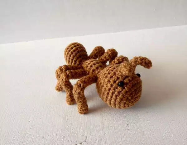 Crochet insects