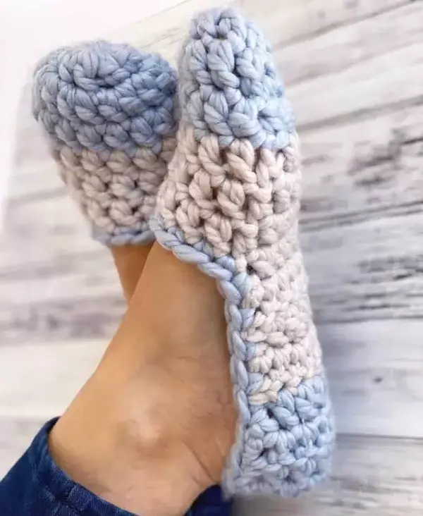 Easiest Super Bulky Crochet Slippers Pattern