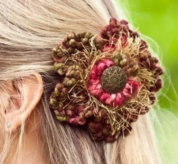 Flower Pin Brooch Crochet Pattern