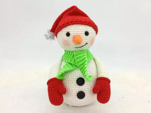 Free Amigurumi Snowman Crochet Pattern