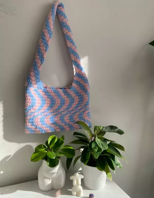 Wavy Psychedelic Tote Bag Crochet Pattern