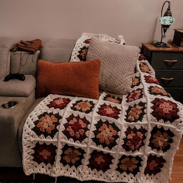 Chunky Granny Square Blanket Crochet Pattern