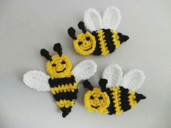 Crochet Happy Bee Applique Pattern