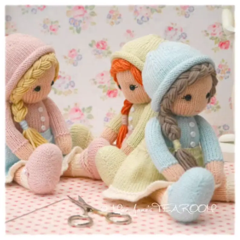 Little Yarn Dolls