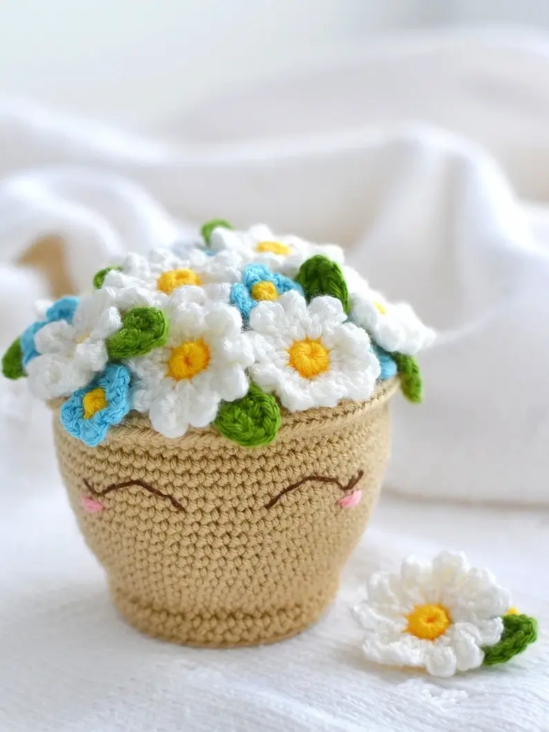 Camomile and Forget-me-not for Flower Basket
