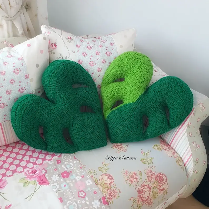 Crochet monstera leaf cushion pattern