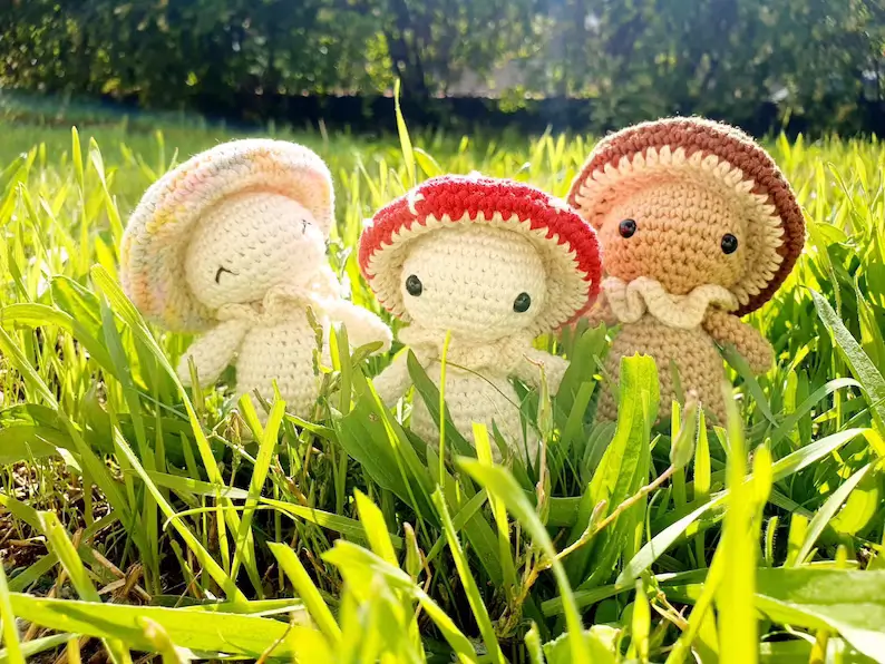 Quinn the little mushroom - critter stitch crochet pattern