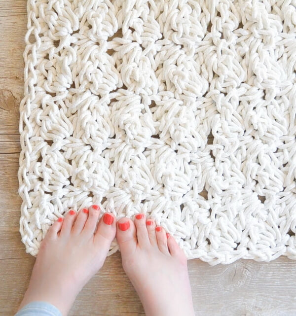 Crochet A Bath Rug With Rope