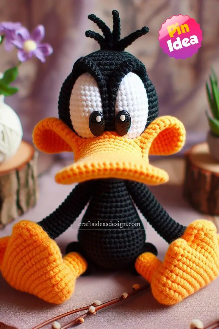 Daffy Duck Amigurumi - Free Pattern