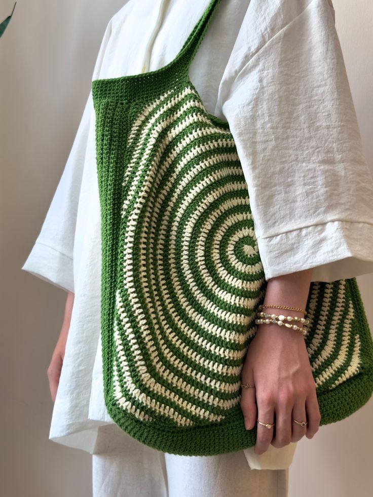 Handmade DIY Spiral Crochet Tote Bag Pattern