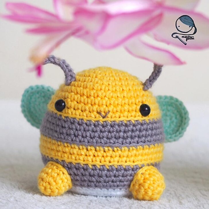 Crochet Cute Bumble Bee