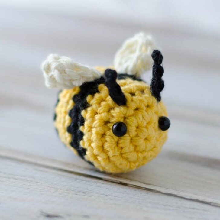 Crochet Tiny Bumble Bee Pattern