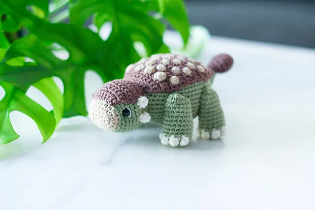 Crochet dinosaur by Halime Özel