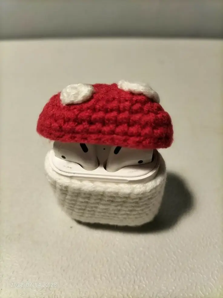 Crochet mushroom airpods case