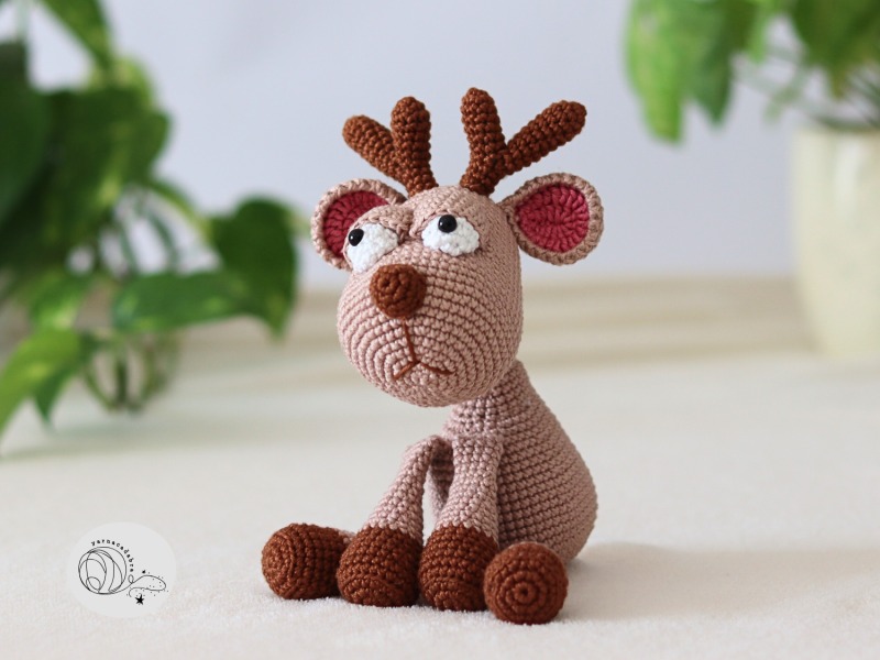 Make a cute and quirky reindeer for Christmas!