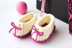 Sweetheart Baby Booties Free Crochet Pattern