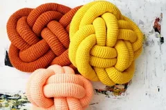 Crochet Knot Pillows Pattern