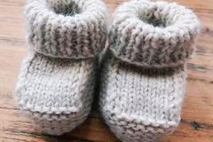 Newborn Booties Free Knitting Pattern