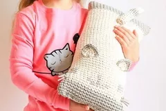 Cat Cuddler Travel Neck Pillow