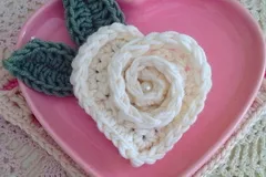 Rosy Heart Brooch Free Crochet Pattern