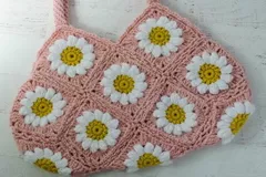 Puff Daisy Granny Square Bag Free Crochet Pattern